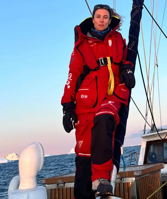 Paula-Capitana-Vuelta-Vertical Foto de Paula, capitana